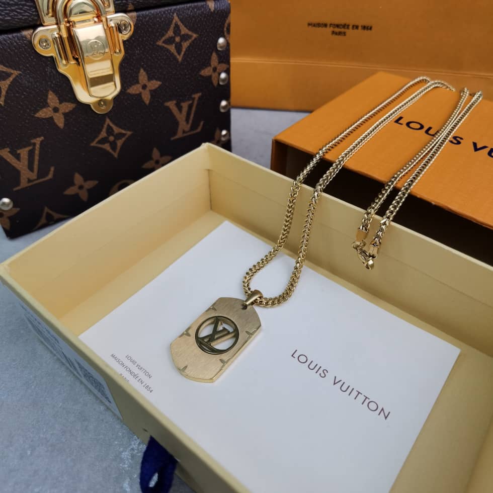 Wholesale L0vis Vvtt0n AAA+ Necklace