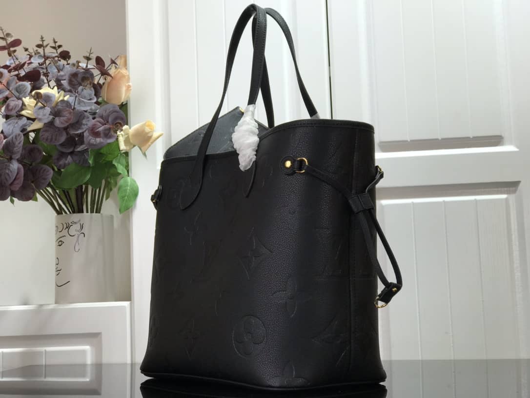 L0vis Vvtt0n Neverfull MM Monogram Empreinte Tourterelle Bag Replica Black M45686