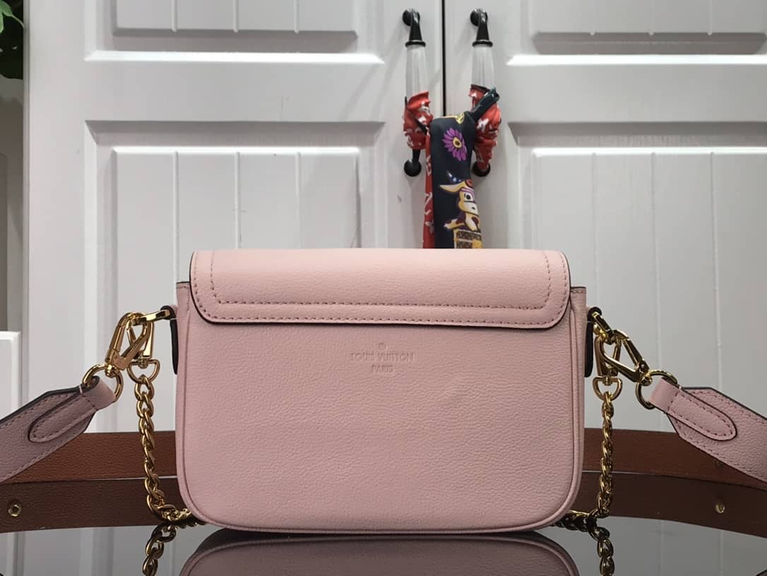 L0vis Vvtt0n Lockme Chain PM Replica Handbag Pink M57073