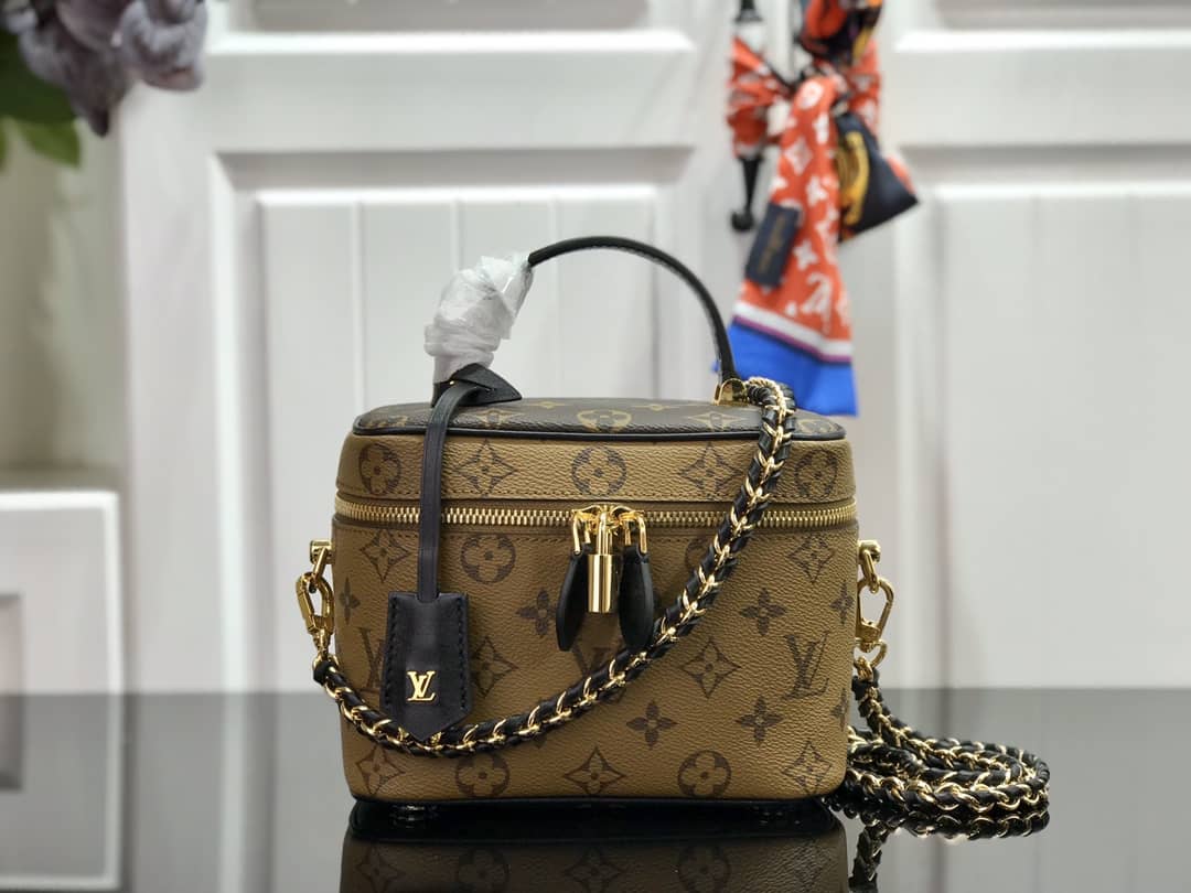 L0vis Vvtt0n Monogram Canvas BB Vanity Case Bag Replica M53369
