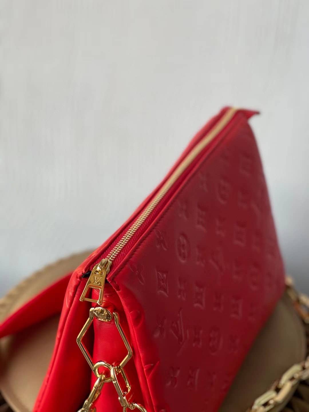 L0vis Vvtt0n Coussin PM Gold Chain Rouge Red M57792 Replica Shoulder Bag