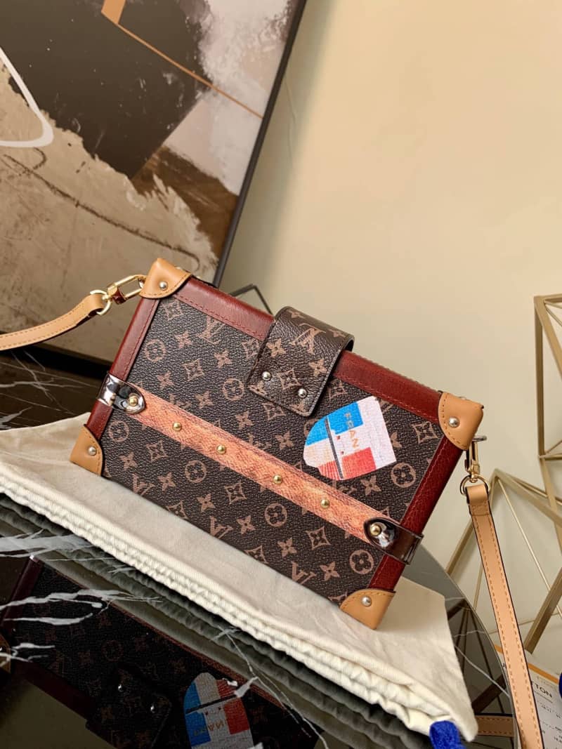 L0vis Vvtt0n Monogram Canvas Petite Malle Replica Bag M52737