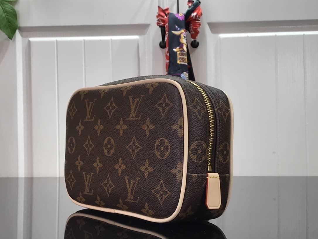 L0vis Vvtt0n Toiletry Trousse Damier Pouch PM Replica N47522