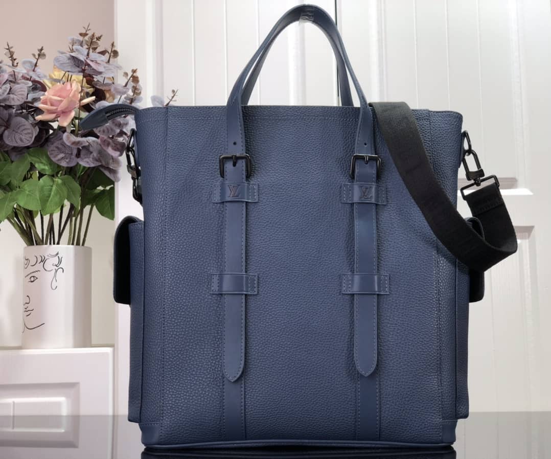 L0vis Vvtt0n Flight Taurillon Leather Messenger Bag Replica M58493