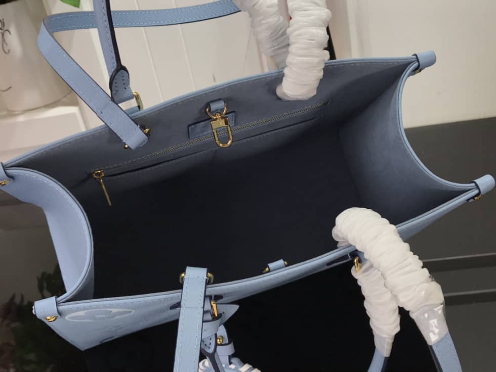 L0vis Vvtt0n OnTheGo Monogram Empreinte MM Blue M45718 Replica Tote