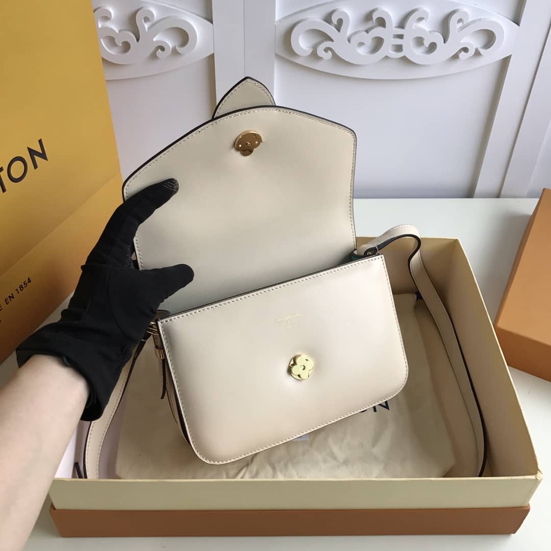 L0vis Vvtt0n Pont9 Neuf Leather Replica Shoulder Bag White M55948