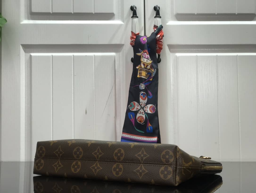 L0vis Vvtt0n Monogram Eclipse Canvas Replica Pouch Brown M60417