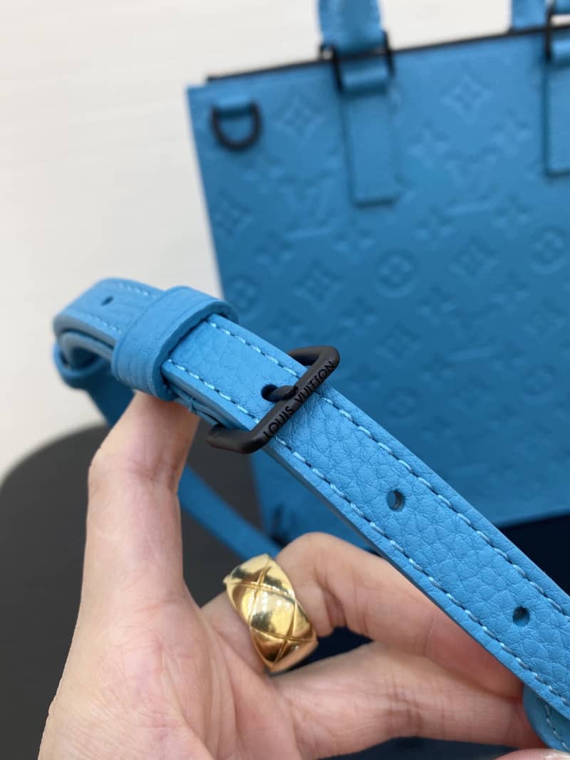 L0vis Vvtt0n Sac Plat Messenger Bag Replica Blue M55891