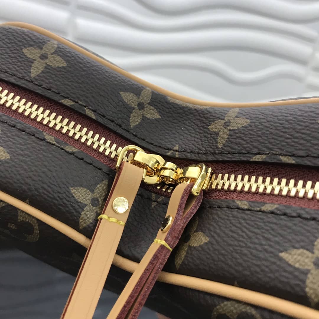 L0vis Vvtt0n Monogram Boite Chapeau Souple PM Replica Crossbody Bag Brown M45149