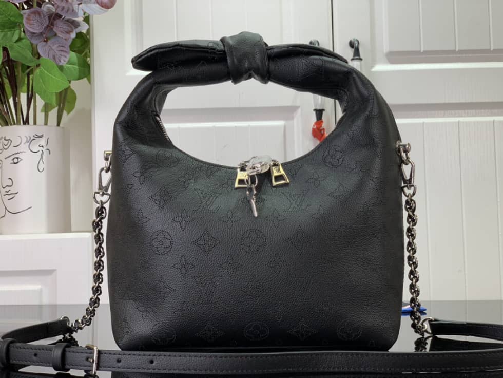 L0vis Vvtt0n Why Knot PM Mahina Leather M20701 Replica Hobo