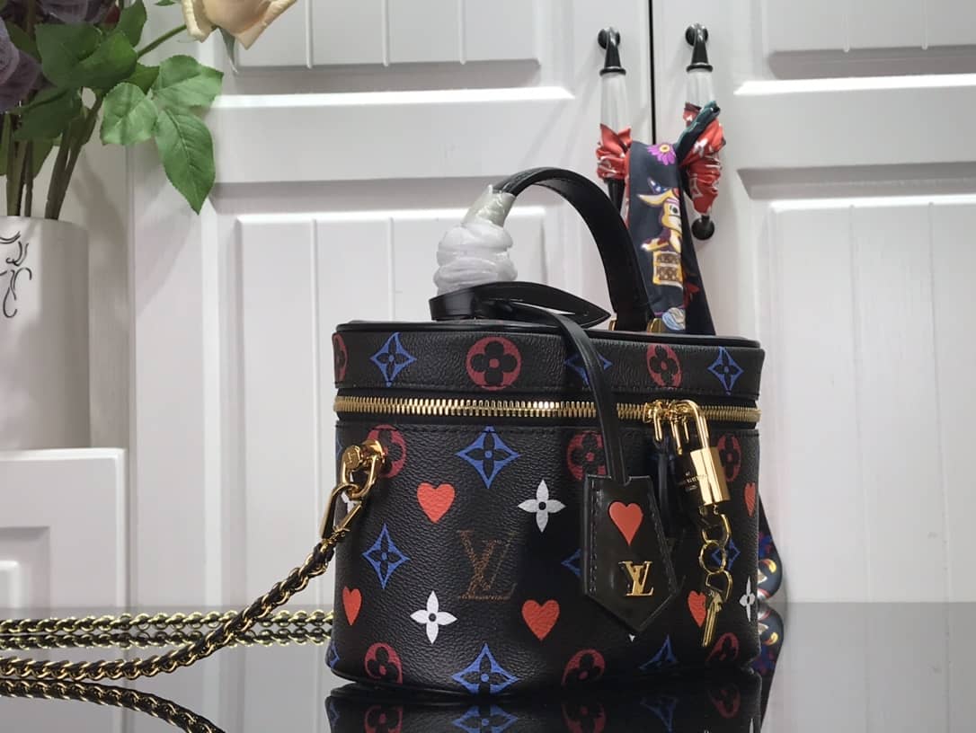 L0vis Vvtt0n Game On Vanity PM Bag Replica M57482