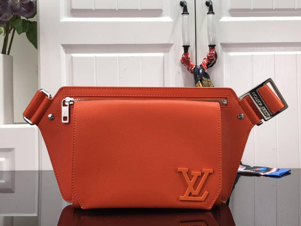L0vis Vvtt0n Aerogram Slingbag M57081 Replica Shoulder Bag