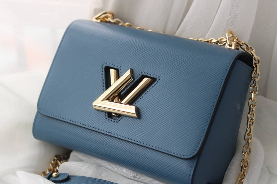 L0vis Vvtt0n Twist Bag Blue Replica M50281