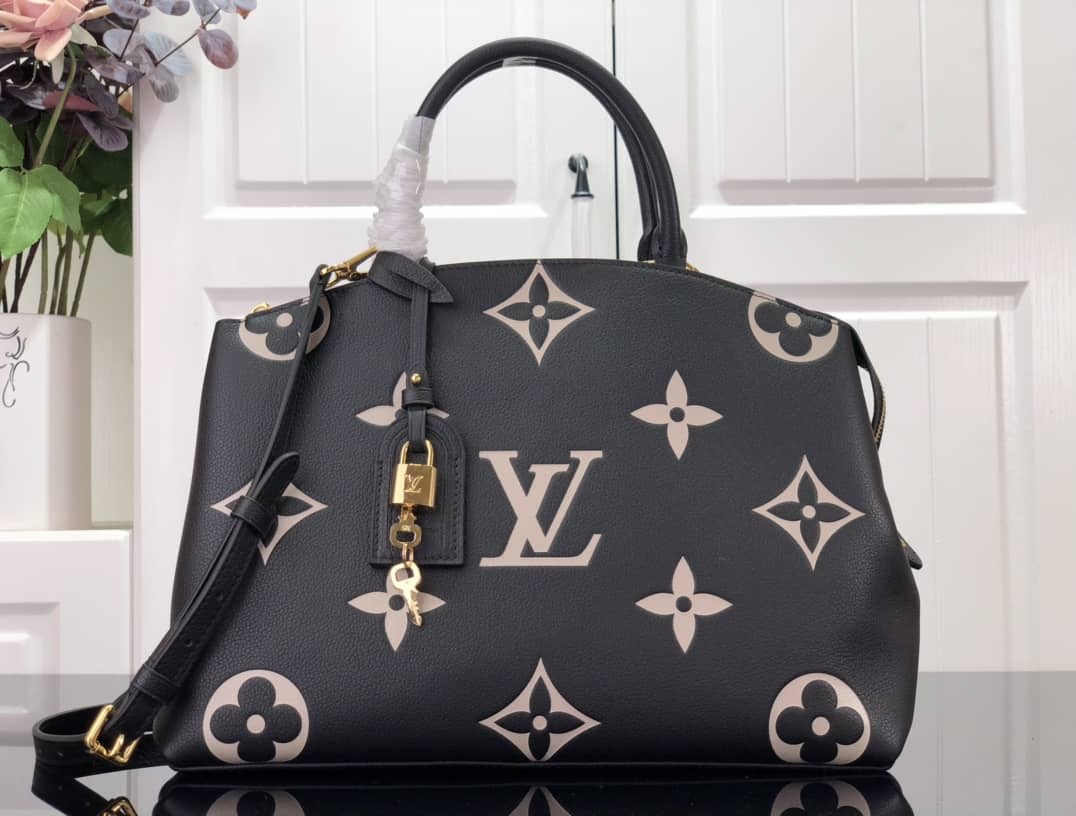 L0vis Vvtt0n Grand Palais Monogram Empreinte Bag Replica Black M45811