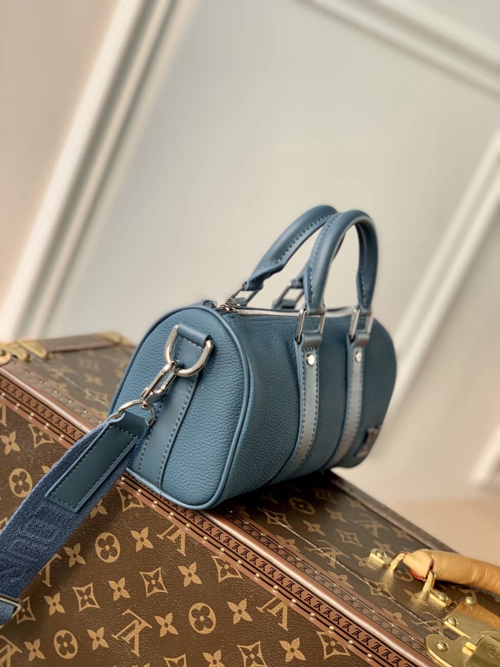 L0vis Vvtt0n Keepall XS Blue M81003 Replica Shoulder Bag