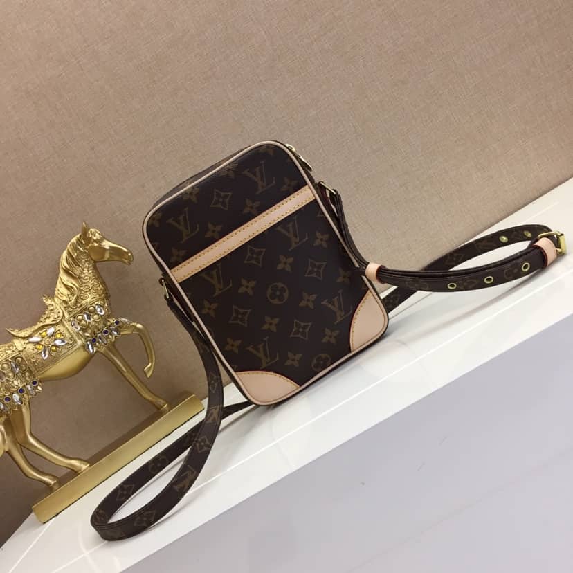 L0vis Vvtt0n Monogram Danube Replica Crossbody Bag M45266