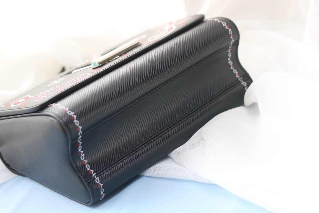 L0vis Vvtt0n Twist Epi Handbag Replica Black M50320