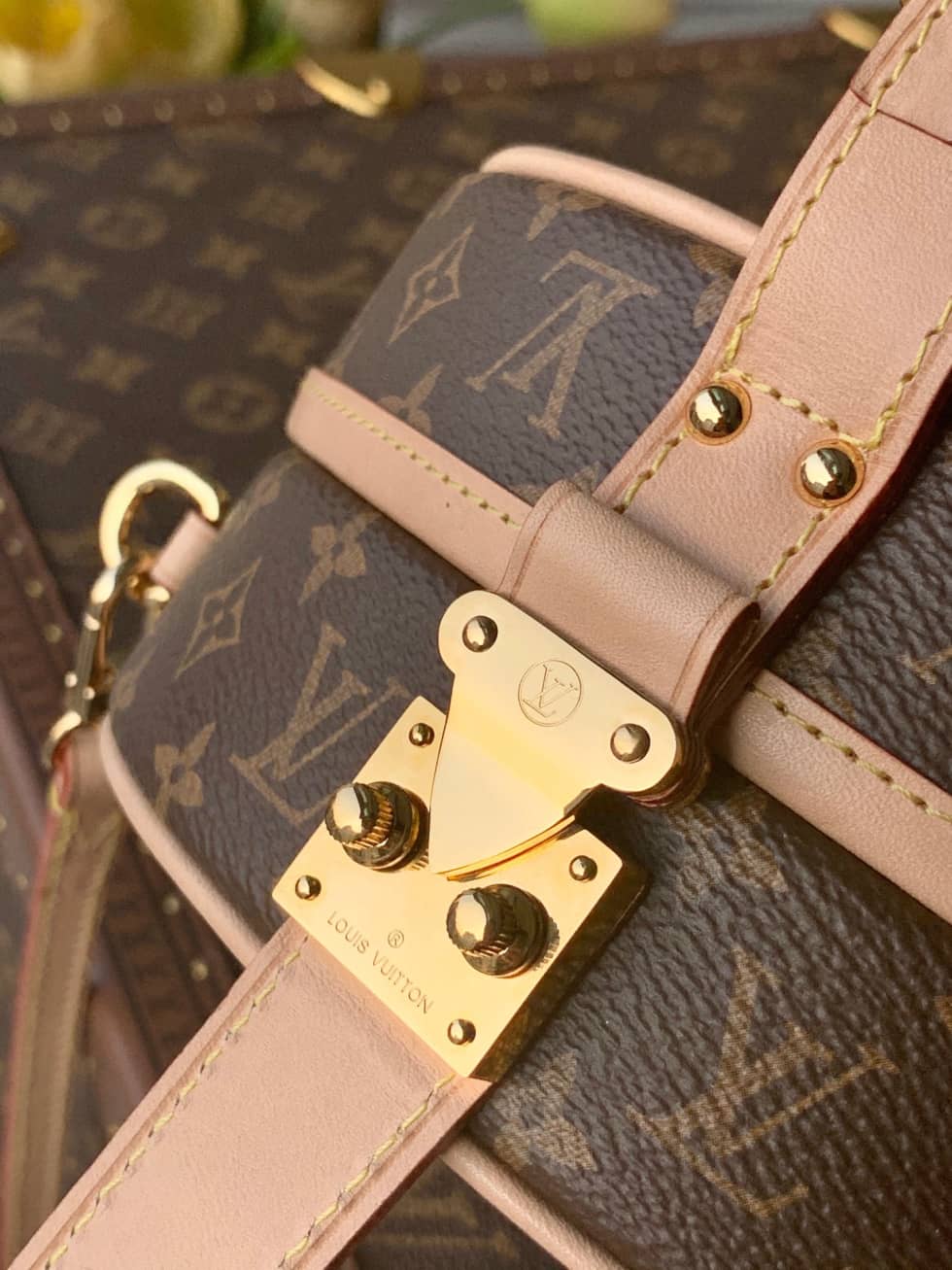 L0vis Vvtt0n Monogram Petite Boite Chapeau PM M43514 Replica Crossbody Bag