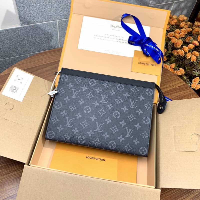 L0vis Vvtt0n Monogram Eclipse Replica Pochette Voyage Black M61692