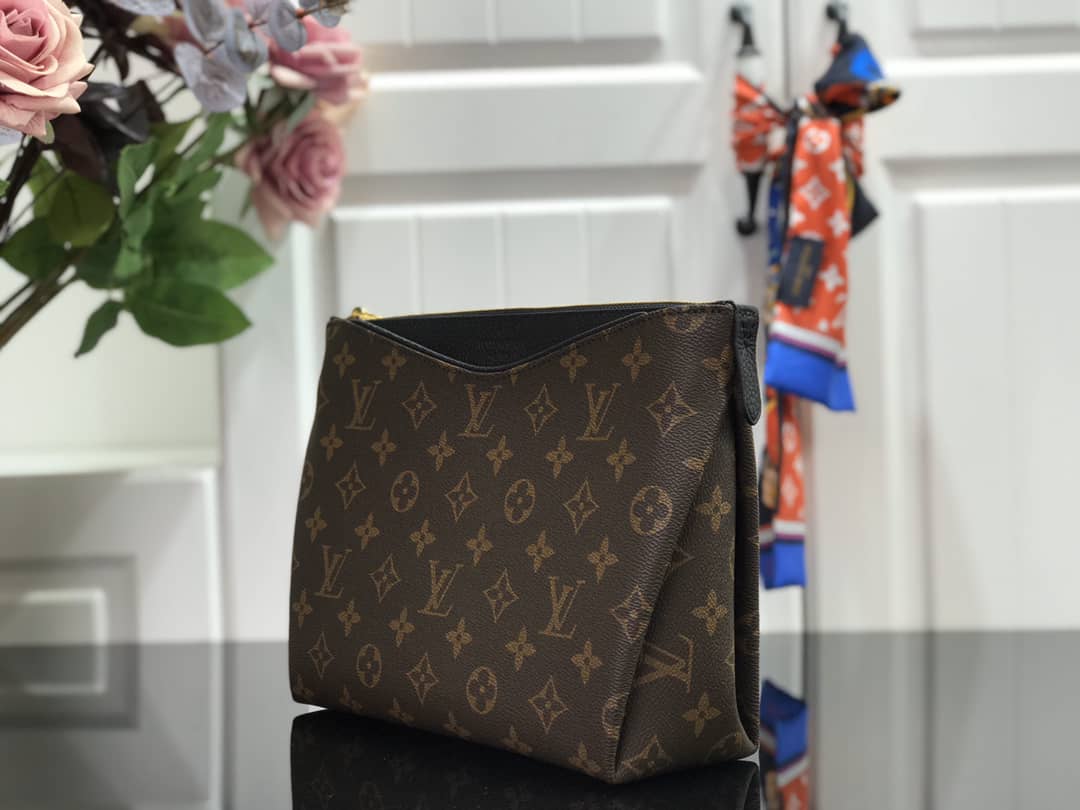 L0vis Vvtt0n Pallas Beauty Case Monogram Canvas Replica Black M64123