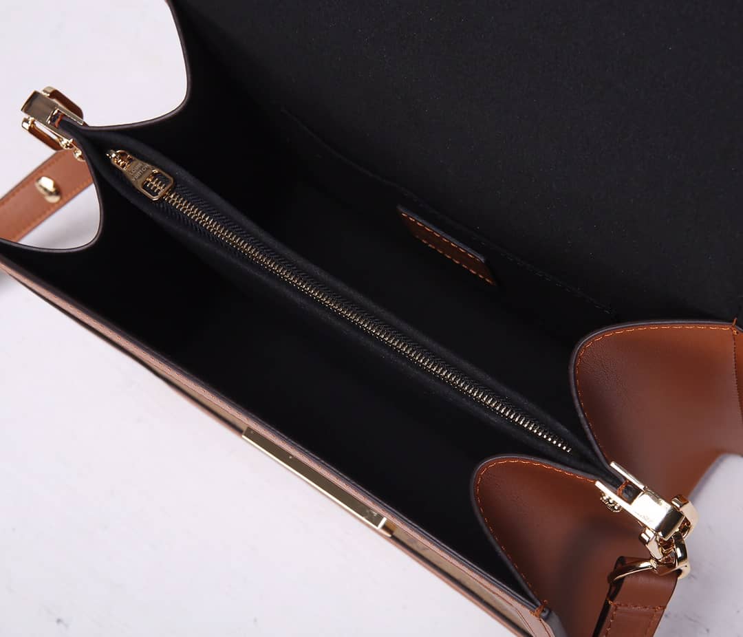 L0vis Vvtt0n Monogram MM Reverse Dauphine Shoulder Bag Replica M44391