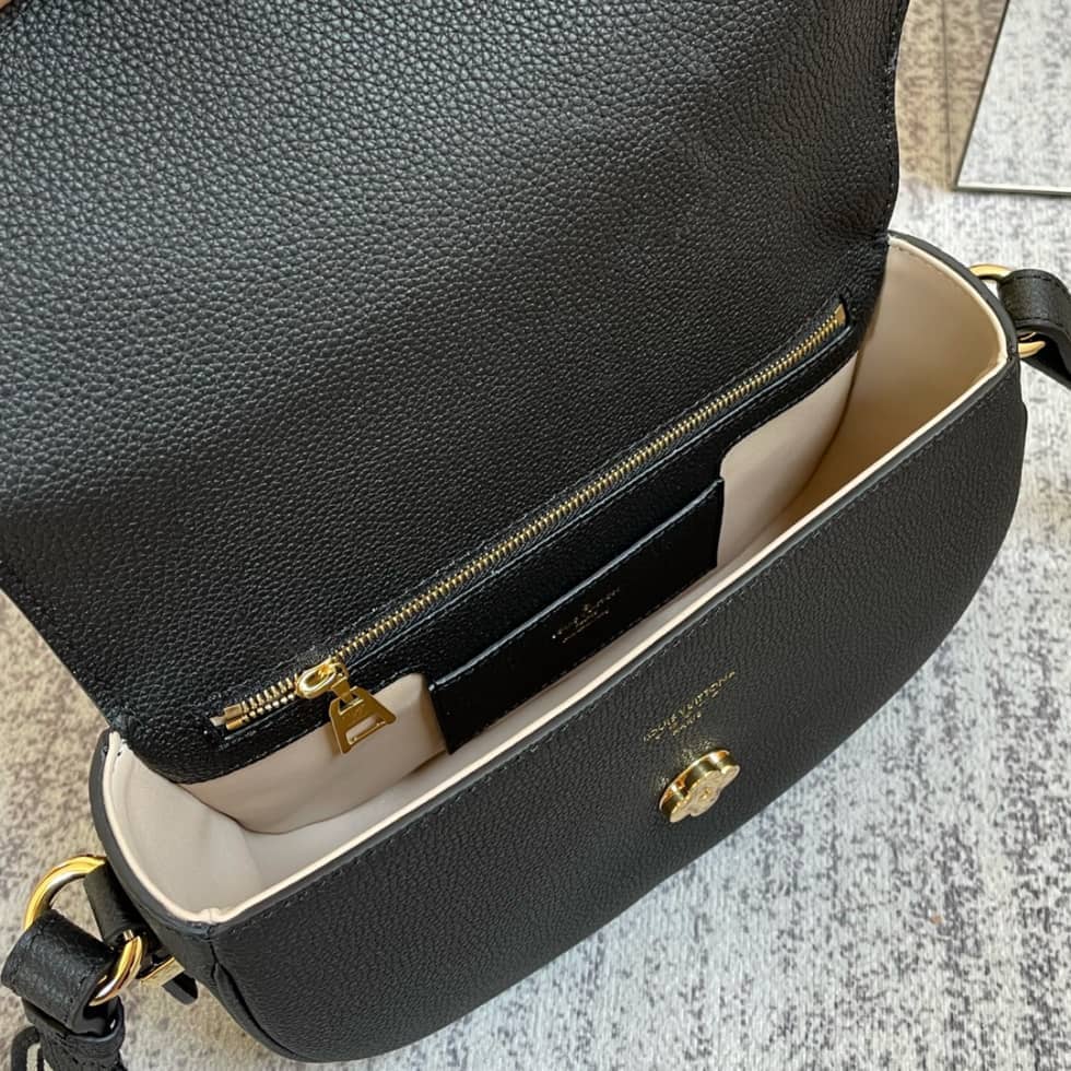 L0vis Vvtt0n Pont 9 Soft MM Grained Calfskin Black M58967 Replica Crossbody Bag