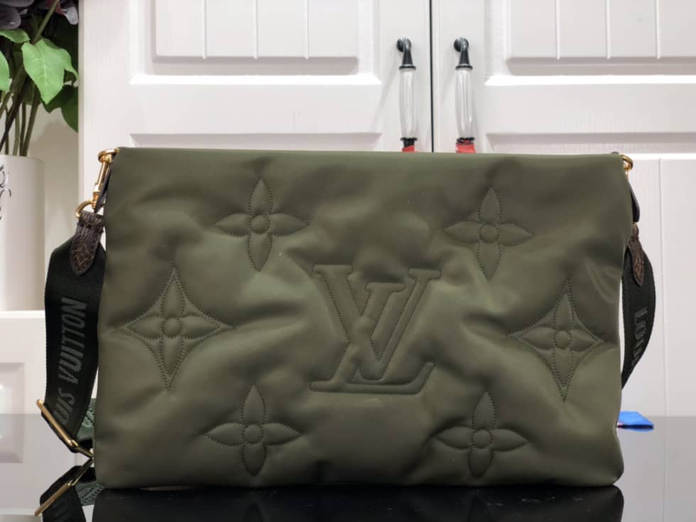 L0vis Vvtt0n Maxi Multi Pochette Accessoires M58977 Replica Shoulder Bag