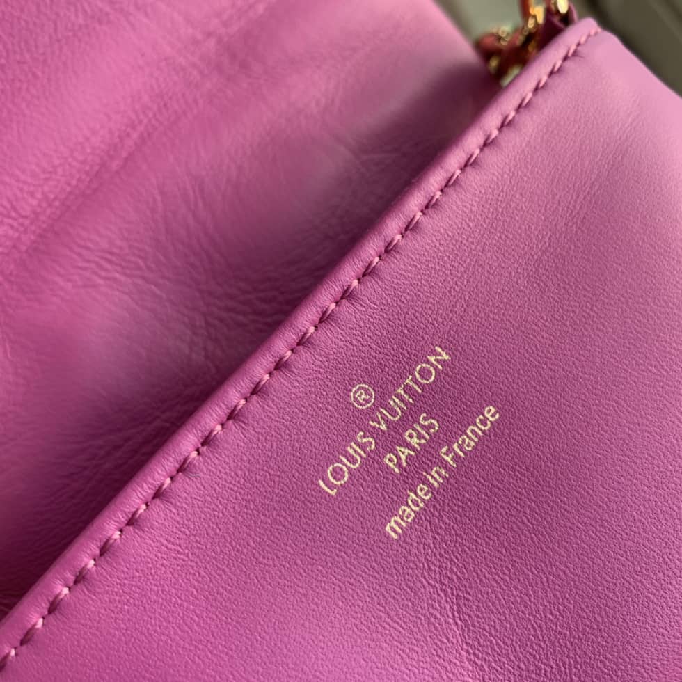 Best Replica L0vis Vvtt0n Beltbag Coussin Cruise 22 Monogram Embossed Orchid M81127 Replica Crossbody Bag(ColaReps)