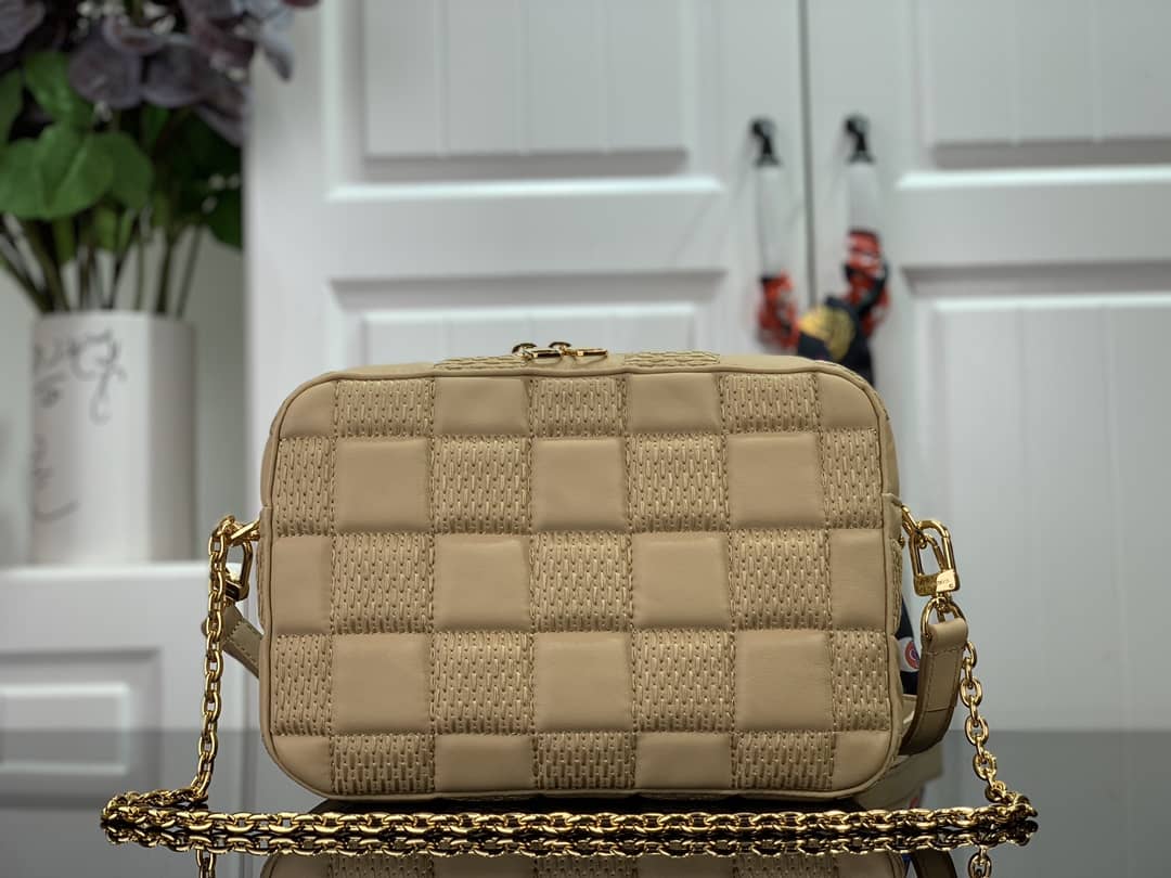 L0vis Vvtt0n Damier Quilt Lambskin Troca MM H27 Replica Bag Apricot M59114
