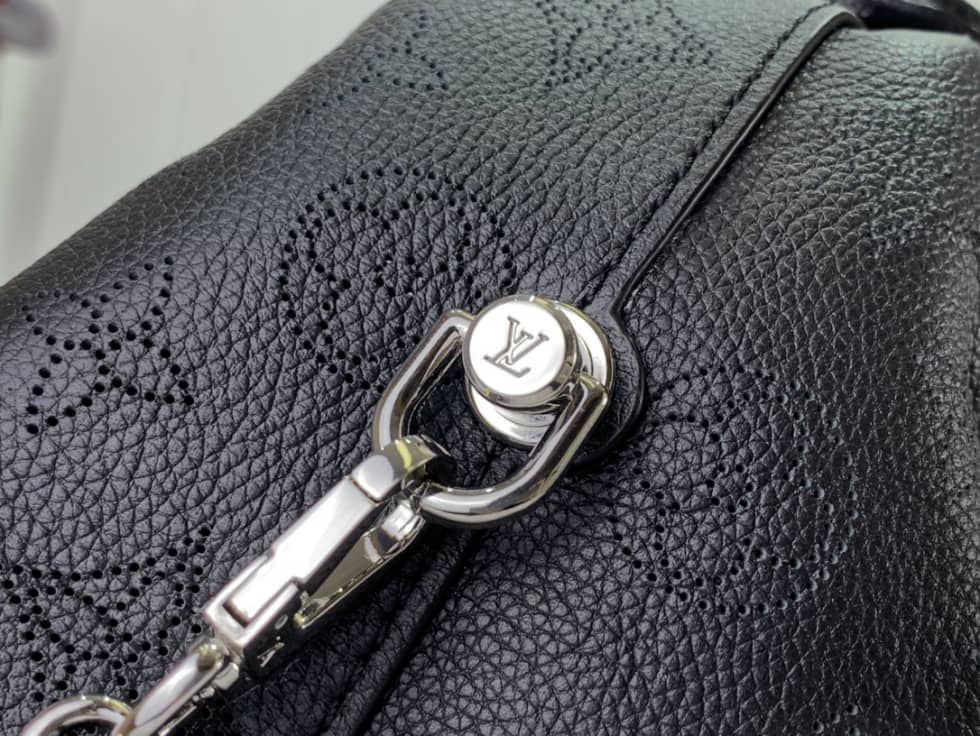 L0vis Vvtt0n Why Knot PM Mahina Leather M20701 Replica Hobo