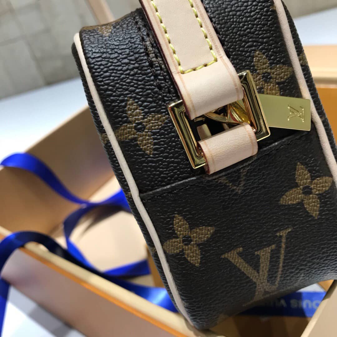 L0vis Vvtt0n Cite Pochette Monogram Canvas Replica Bag