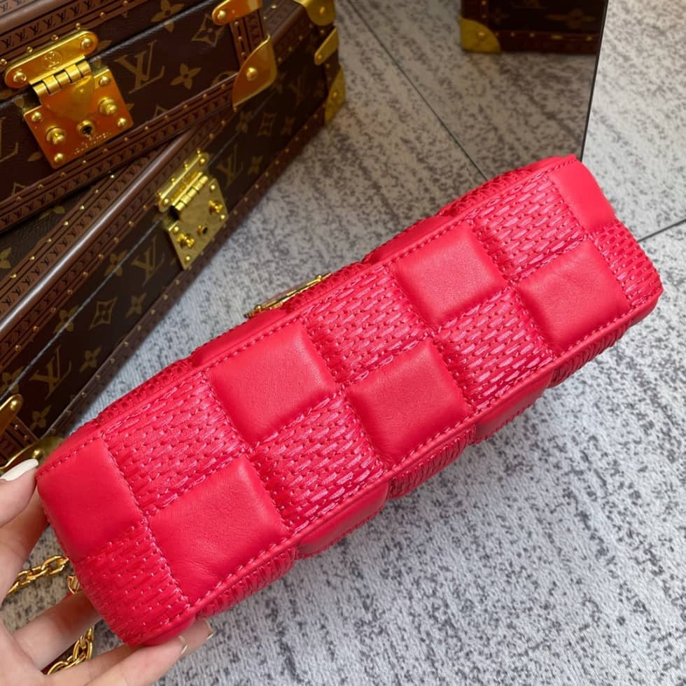 L0vis Vvtt0n Troca MM Red M59111 Replica Camera Bag