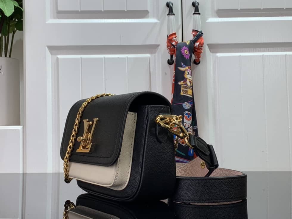 L0vis Vvtt0n Lockme Tender Leather Black M58557 Replica Crossbody Bag