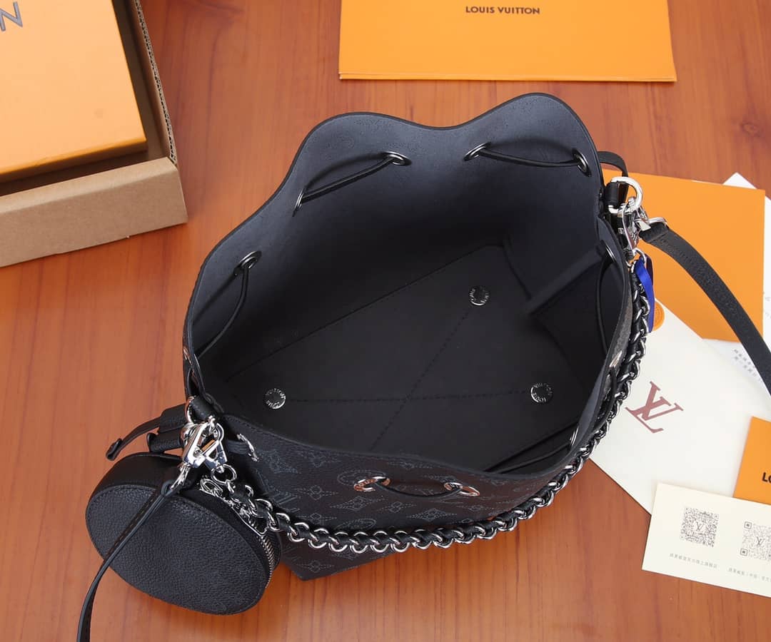 L0vis Vvtt0n Bella Leather Replica Shoulder Bag Black M57070