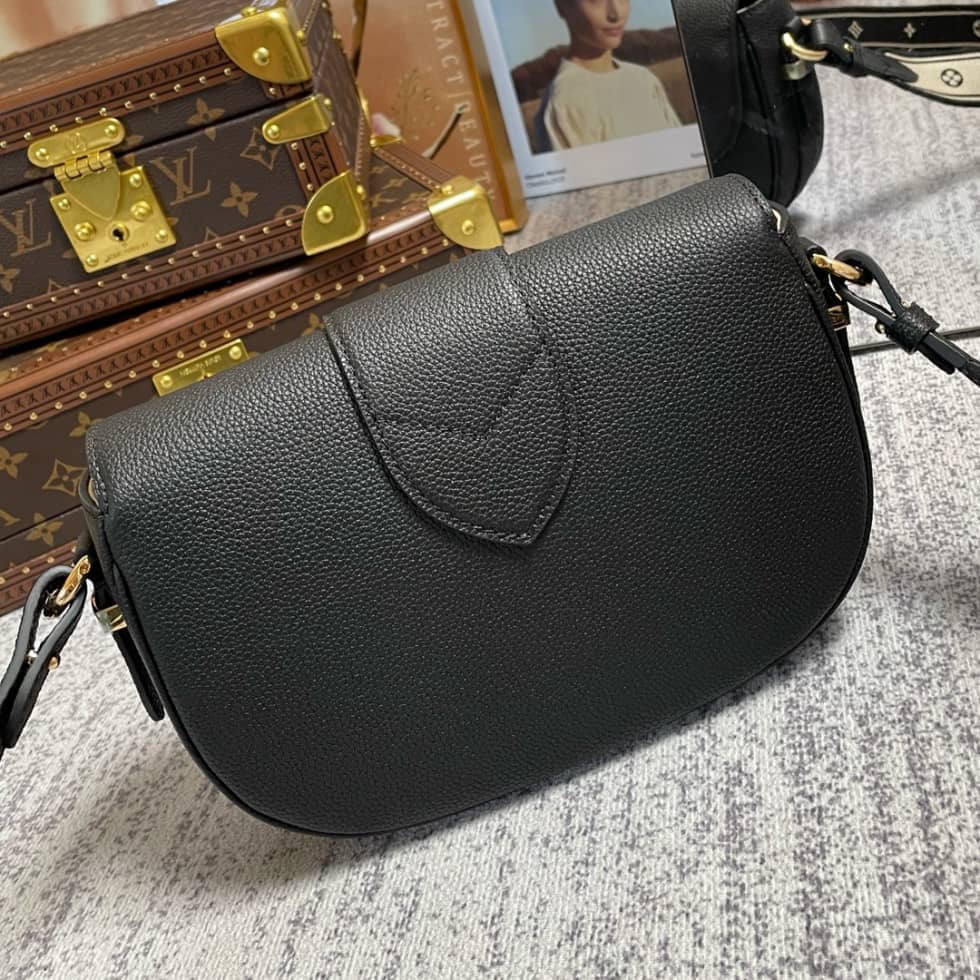 L0vis Vvtt0n Pont 9 Soft MM Grained Calfskin Black M58967 Replica Crossbody Bag