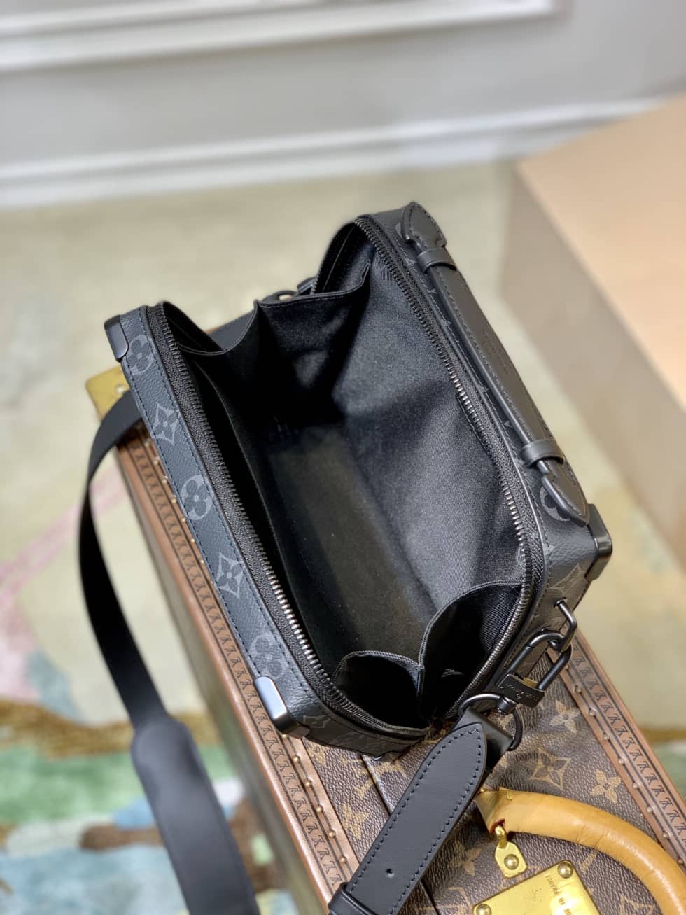 L0vis Vvtt0n Handle Trunk Monogram Macassar M45935 Replica Shoulder Bag