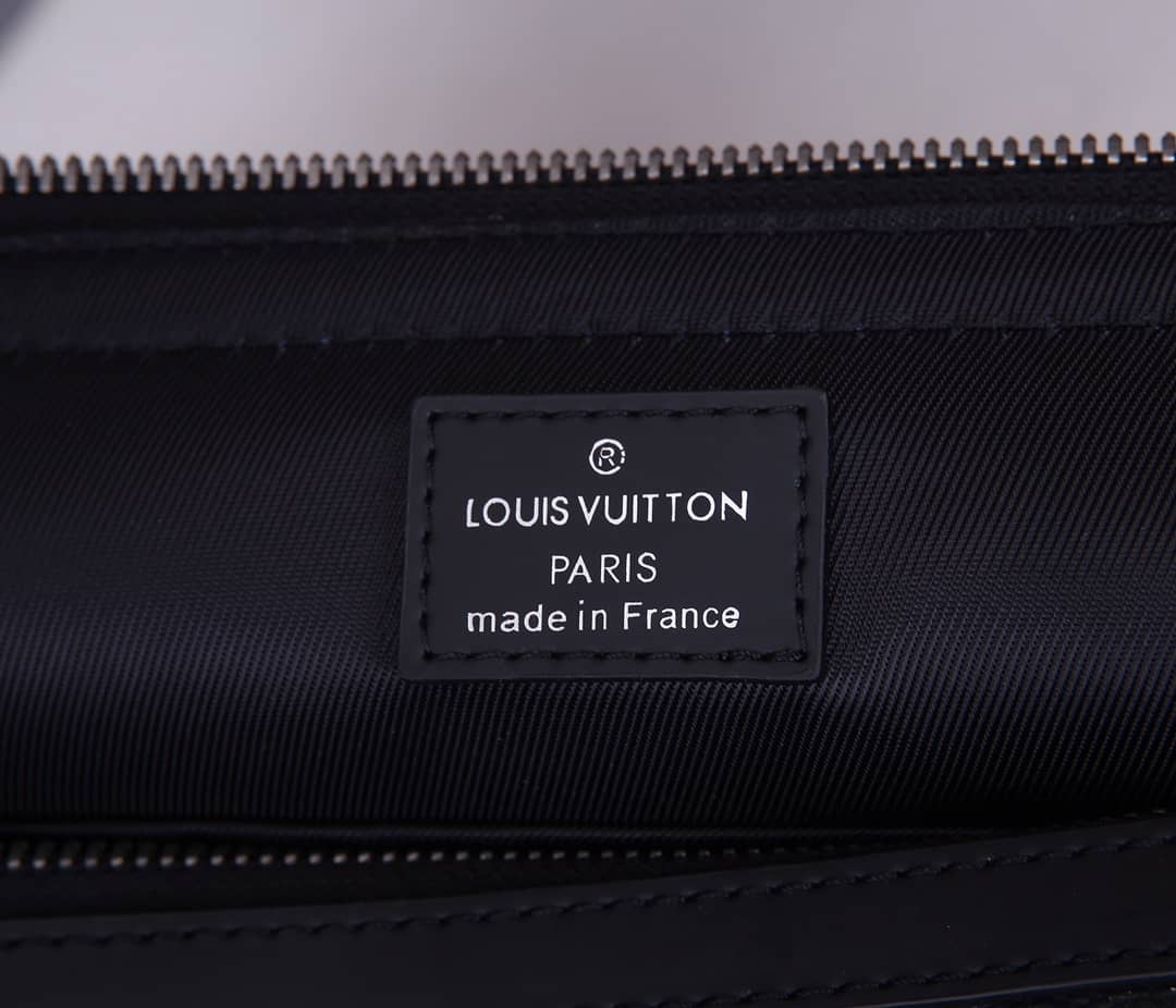 L0vis Vvtt0n Odyssey PM Messenger Bag Replica Black M44223
