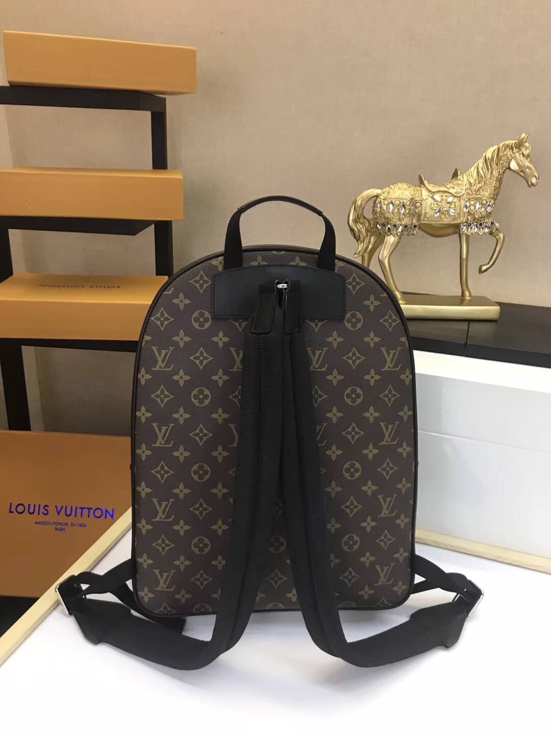 L0vis Vvtt0n Monogram Mens Josh Macaca Replica Rucksack M41530
