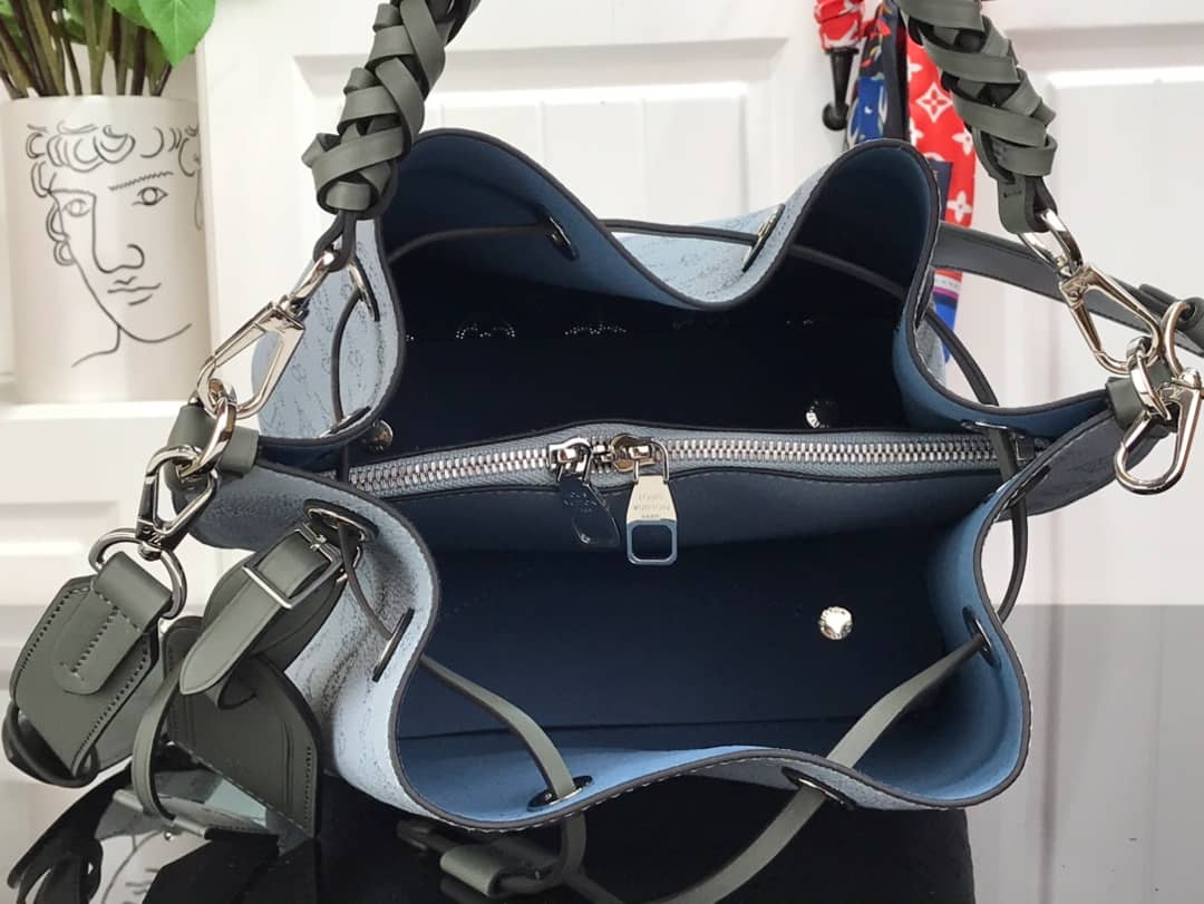 L0vis Vvtt0n Mahina Muria Replica Handbag Blue Gray M55801