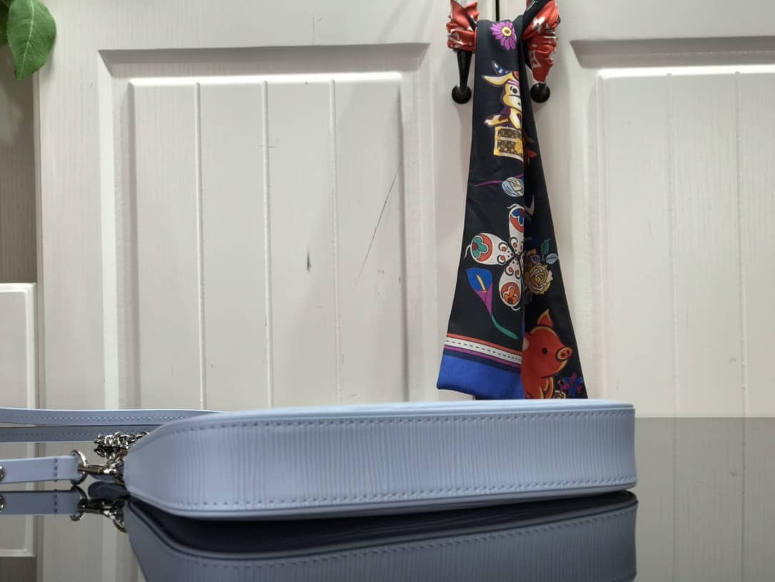 L0vis Vvtt0n Epi Easy Pouch On Strap Replica Bag Blue M80471