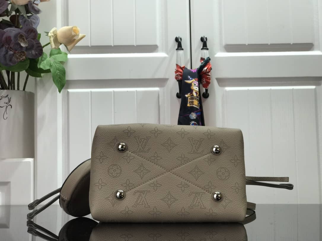 L0vis Vvtt0n Bella Mahina Magnolia Leather Replica Bag M57068