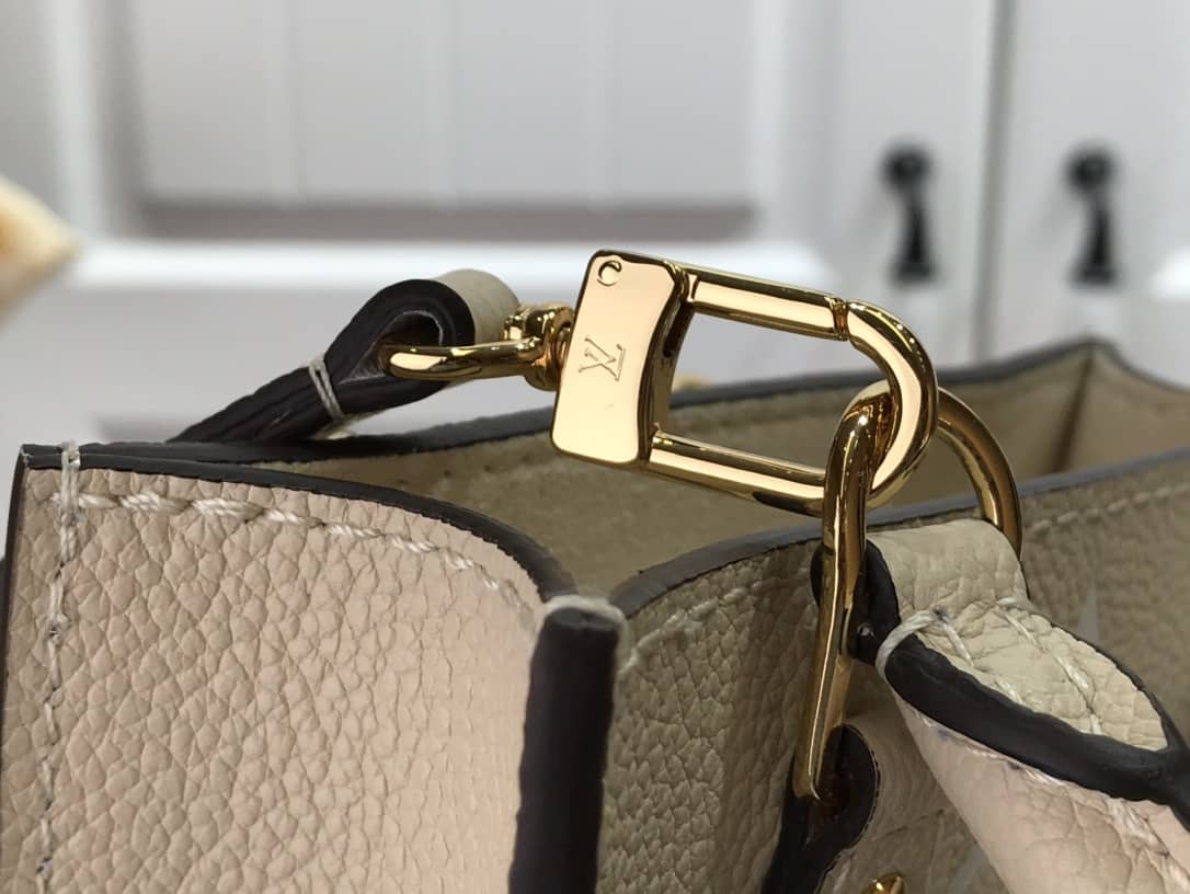 L0vis Vvtt0n Monogram Petit Sac Plat Bag Replica Yellow M80449
