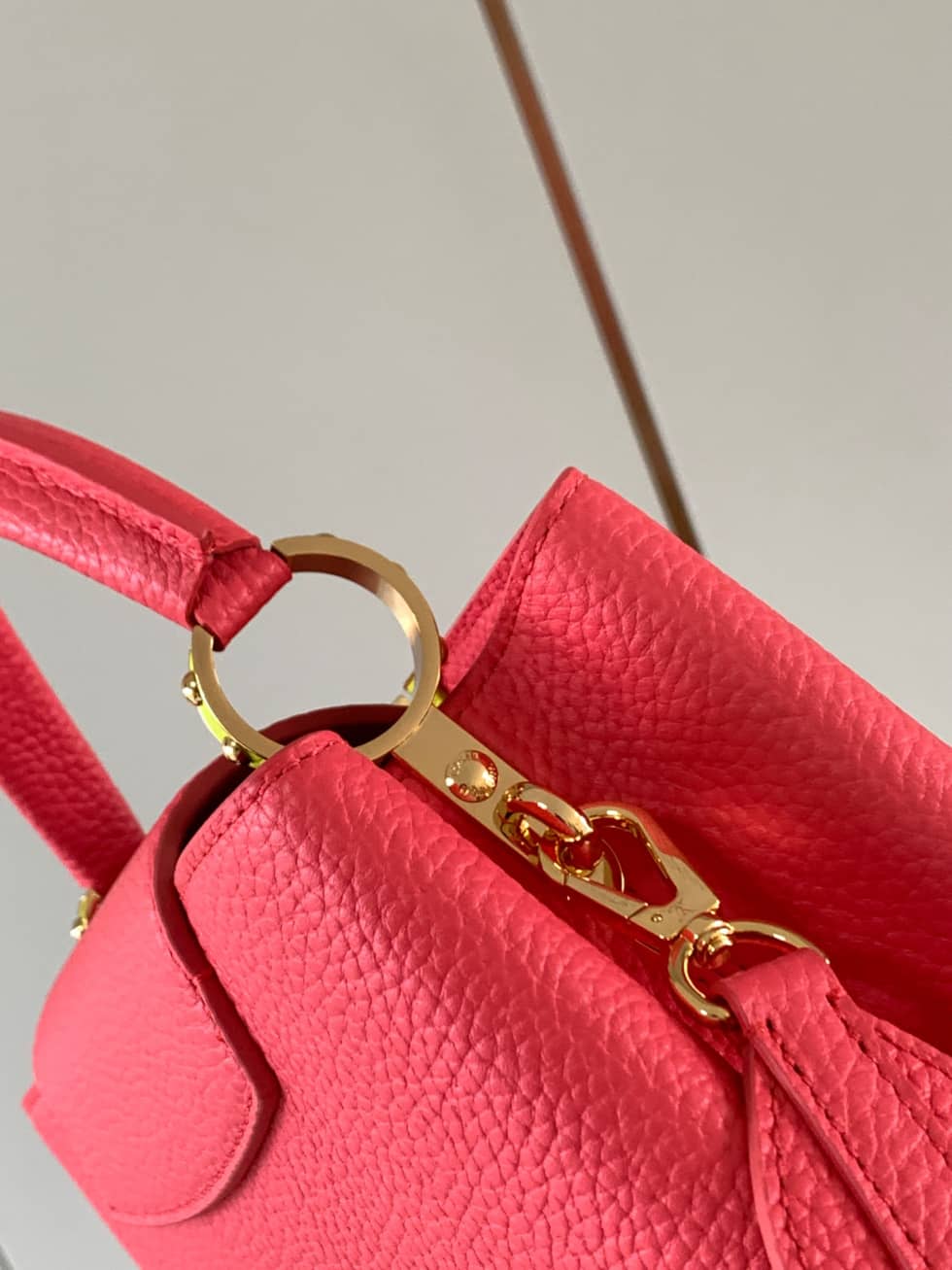 L0vis Vvtt0n Capucines BB Rose M59468 Replica Shoulder Bag