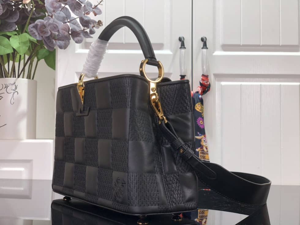 L0vis Vvtt0n Capucines MM Black M59225 Replica Shoulder Bag