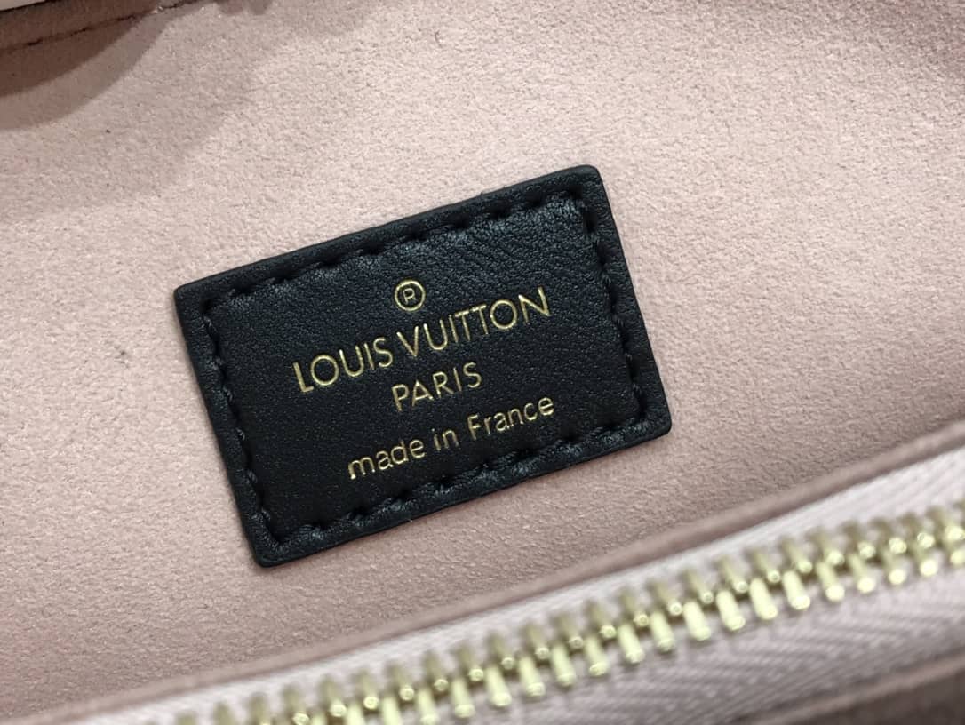 L0vis Vvtt0n Cream Coussin PM Monogram Embossed Lambskin Replica Bag Black M57793