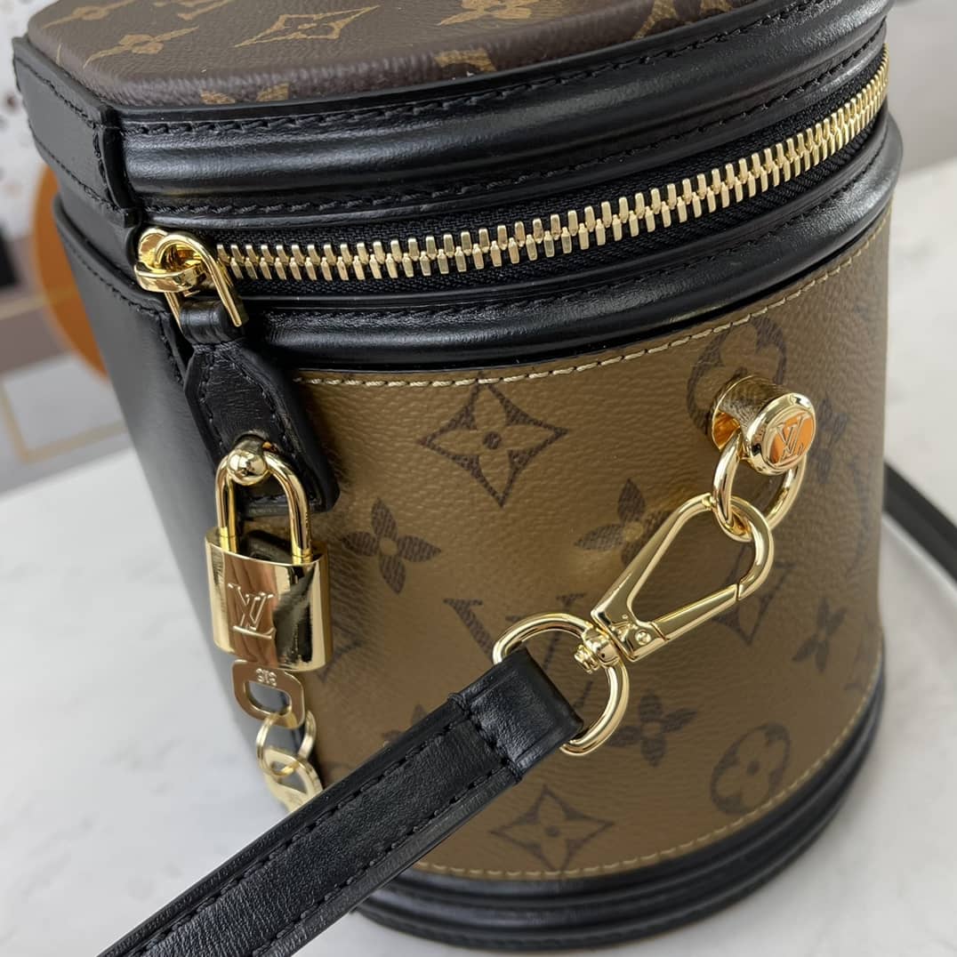 L0vis Vvtt0n Cannes Monogram Reverse Womens Vanity Bag Replica Yellow M43986