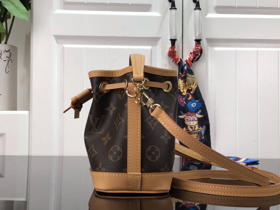 L0vis Vvtt0n Nano Noe Monogram Bag M81266 Replica Bucket Bag