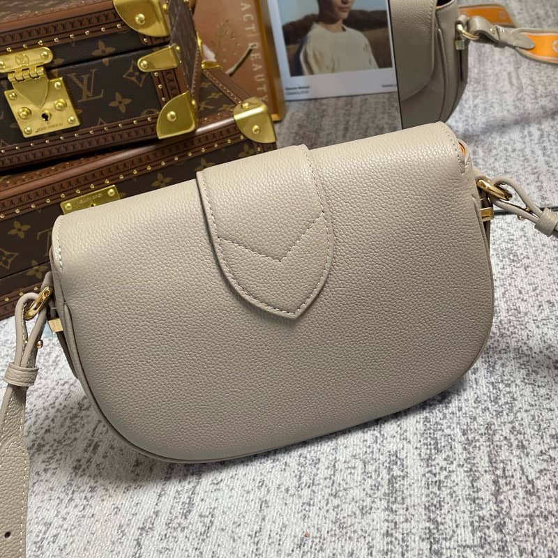 L0vis Vvtt0n Pont 9 Soft MM Grained Calfskin Leather Replica Bag Brown M58968