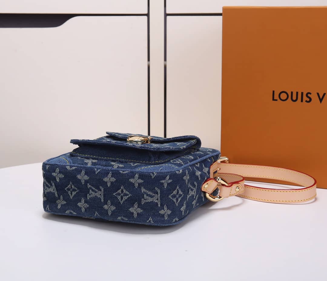 L0vis Vvtt0n Monogram Denim Replica Camera Bag M95348