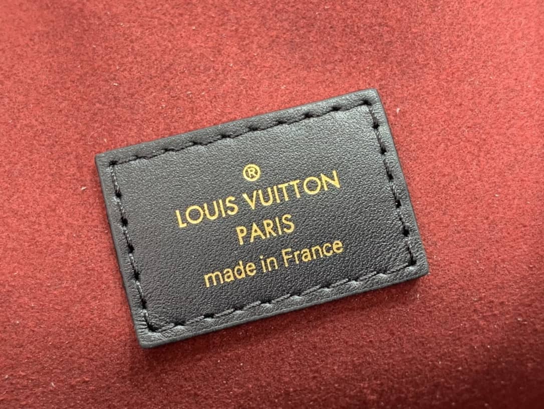 L0vis Vvtt0n Montsouris PM Noir Monogram Replica Backpack M45515